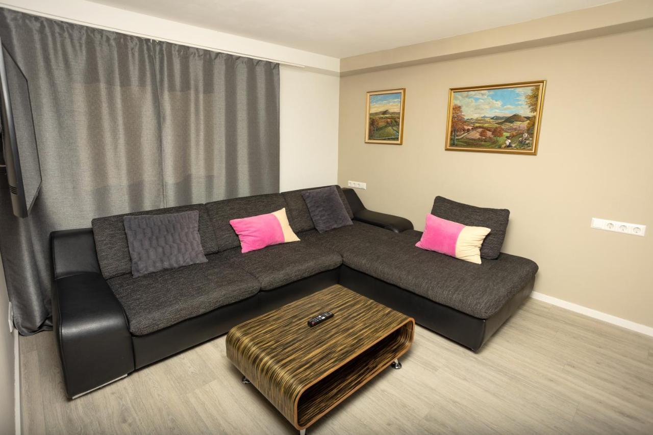 Ferienwohnung Burgblick Im Neuffener Tal Mit Sauna Und Wallbox Frickenhausen  Экстерьер фото